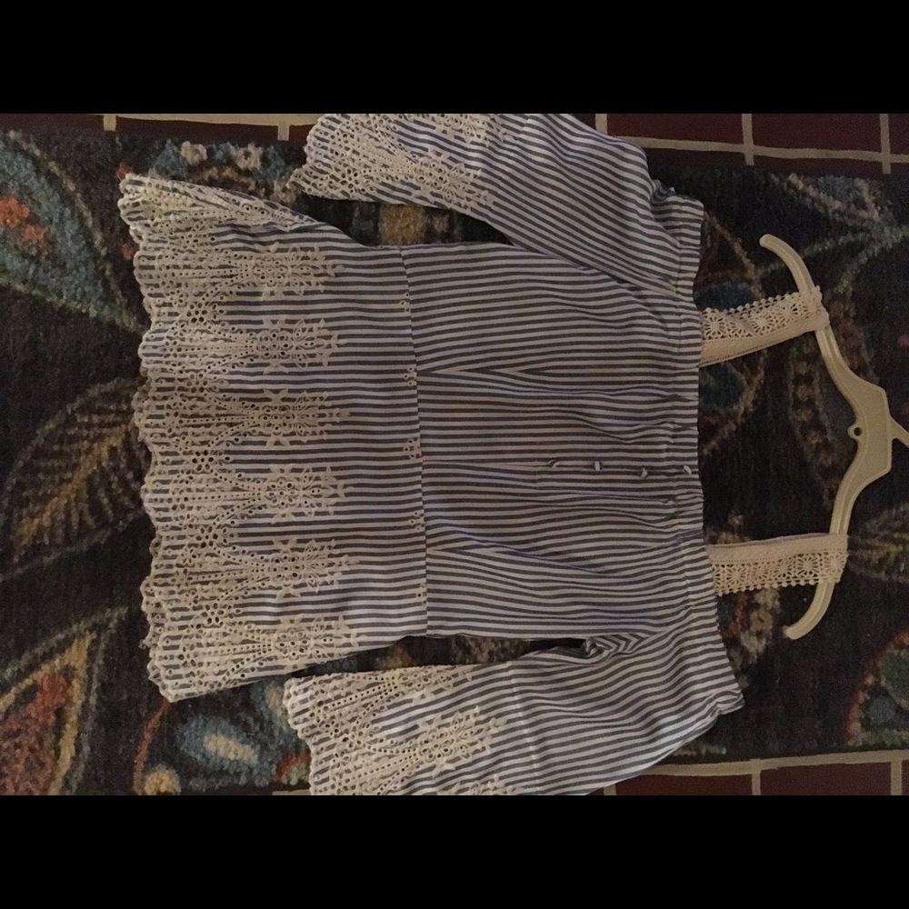 Off shoulder cotton top